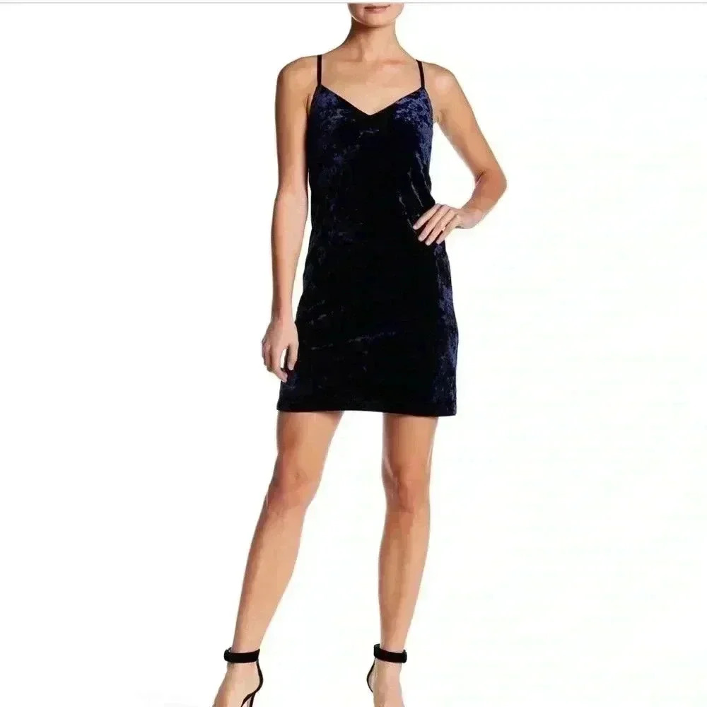 5 for 25$
Love Ady Velvet Slip dress